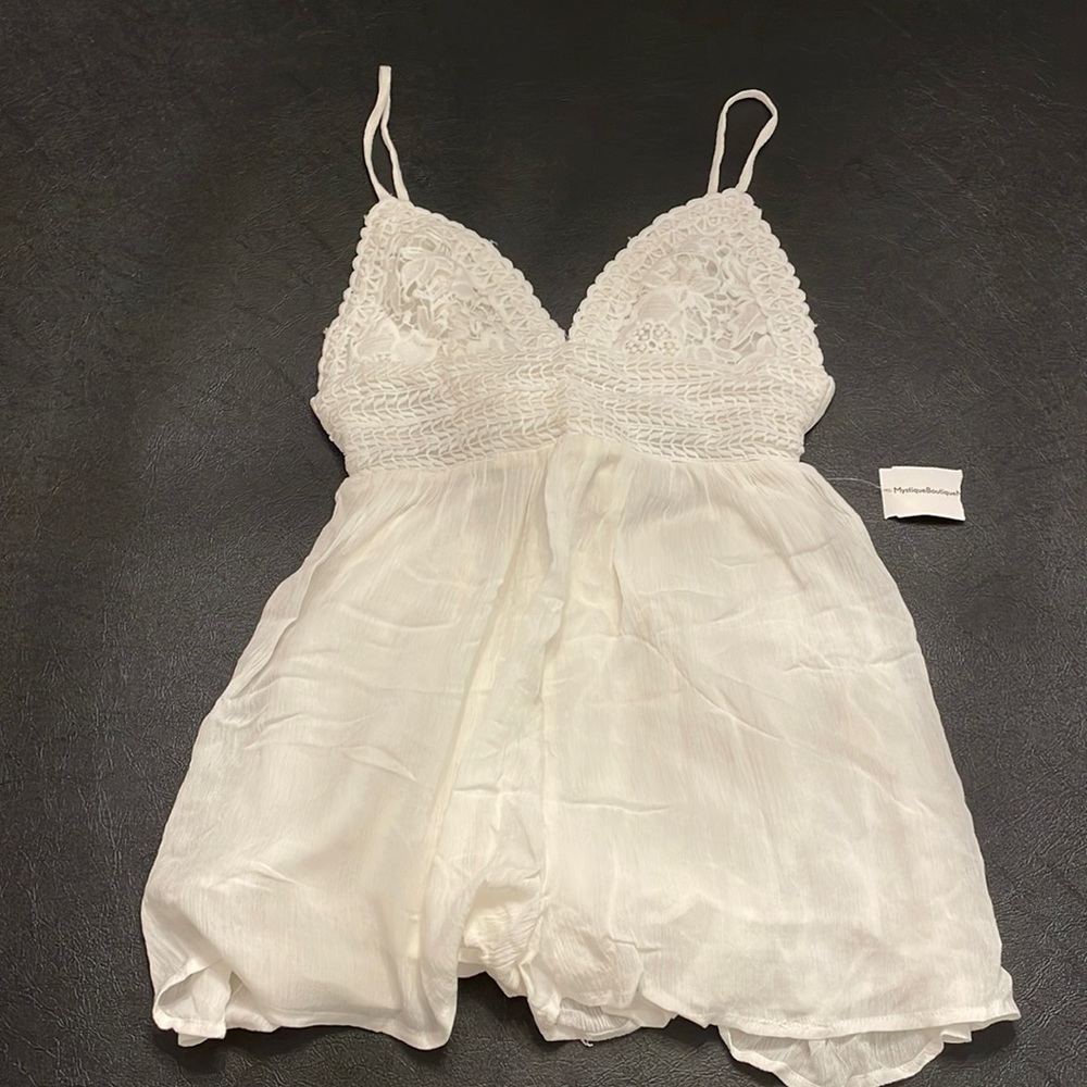 NWT. ILLA ILLA Off White Sexy Summer Romper